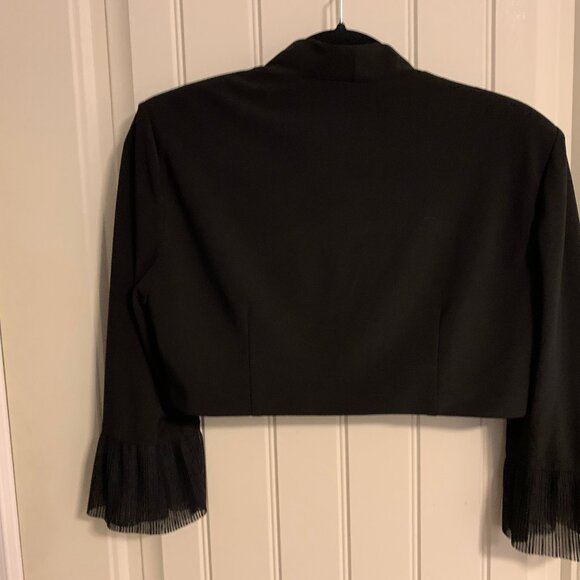 Black Classic Shrug - Picture 6 of 7
